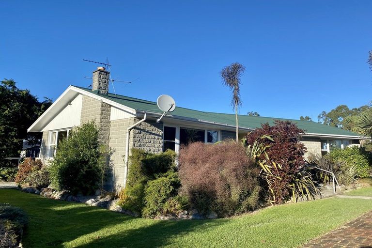 Photo of property in 52 Johnstone Street, Tinwald, Ashburton, 7700