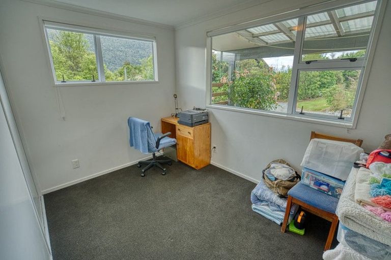 Photo of property in 2147 Lake Brunner Road, Inchbonnie, Kumara, 7875