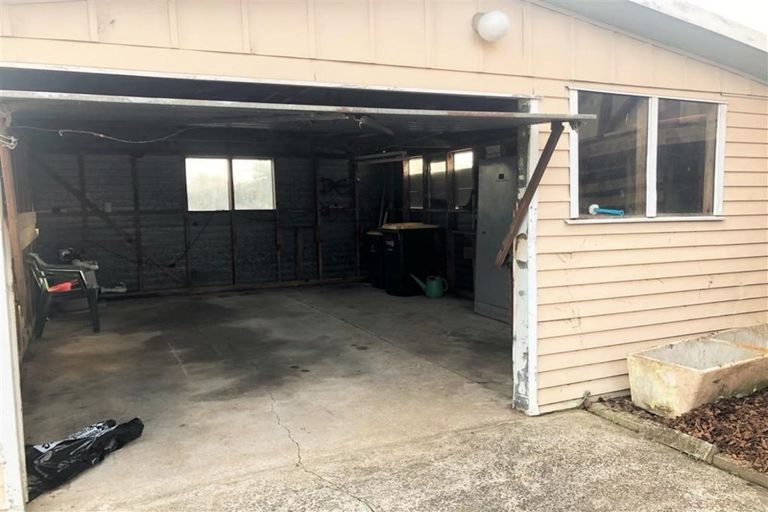 Photo of property in 11 Poto Street, Te Atatu South, Auckland, 0610