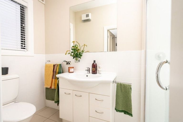 Photo of property in 40f Agra Crescent, Khandallah, Wellington, 6035