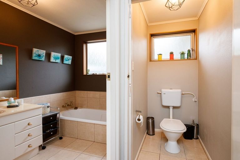 Photo of property in 3 Alaska Court, Awapuni, Palmerston North, 4412