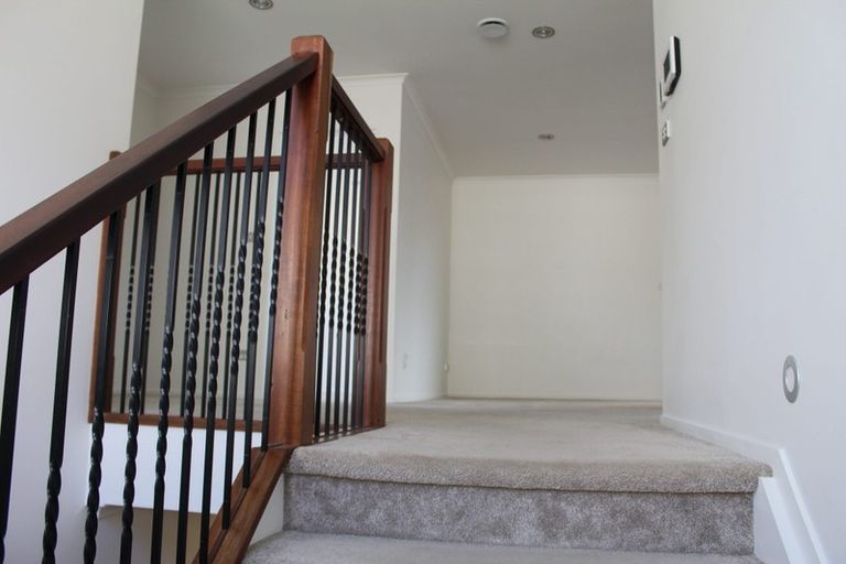 Photo of property in 11 Carrickdawson Drive, Flat Bush, Auckland, 2019