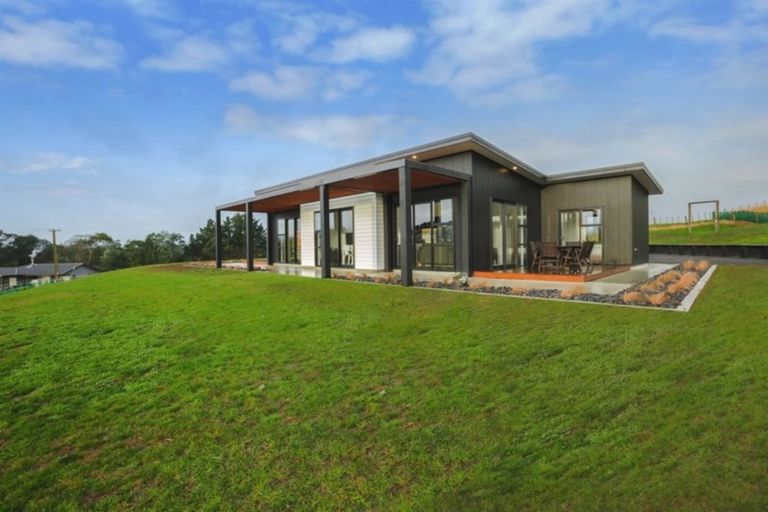 Photo of property in 9 Kristin Place, Manakau, Levin, 5573