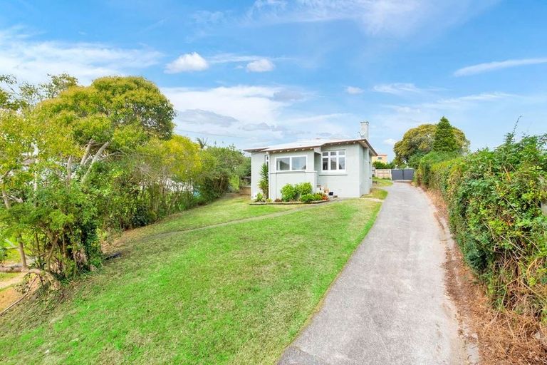 Photo of property in 19 Craigbank Avenue, New Lynn, Auckland, 0600