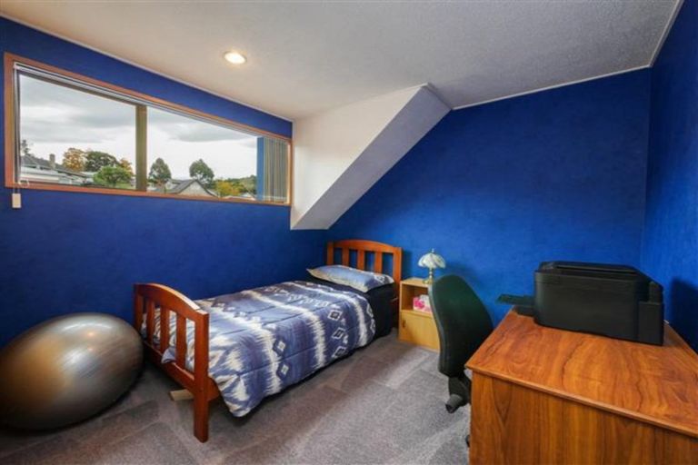 Photo of property in 11 Colquhoun Street, Glenross, Dunedin, 9011