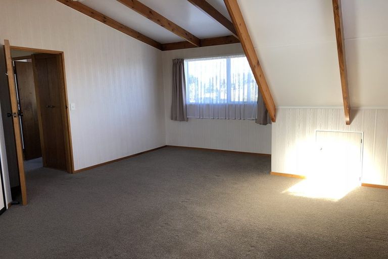 Photo of property in 1024 East Coast Road, Fairview Heights, Auckland, 0630