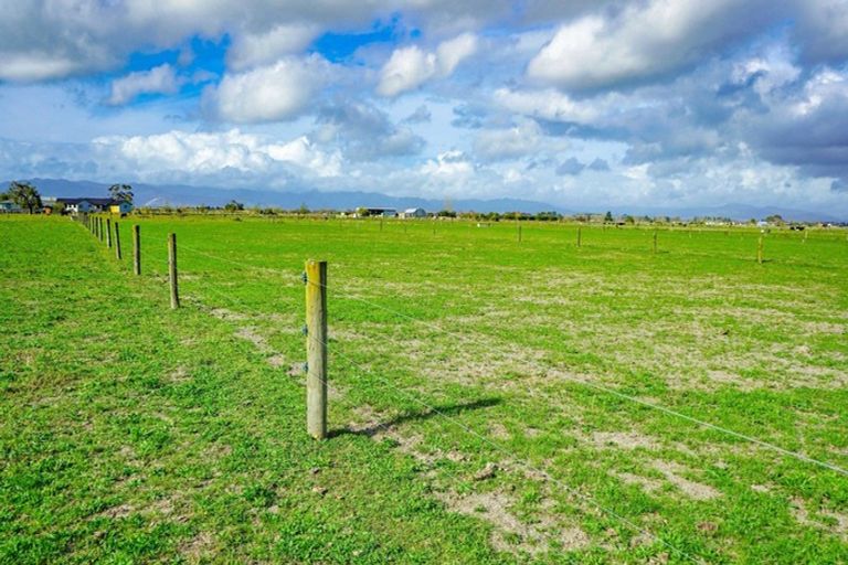 Photo of property in 90 Rawerawe Road, Ngatea, 3597