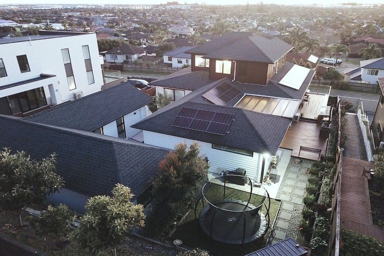 Photo of property in 26 Roxborough Place, East Tamaki Heights, Auckland, 2016