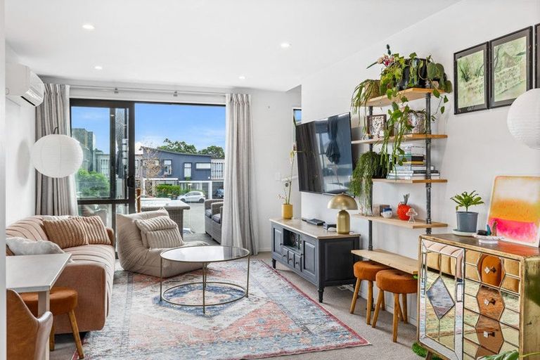 Photo of property in 9 Glenae Lane, Hobsonville, Auckland, 0618