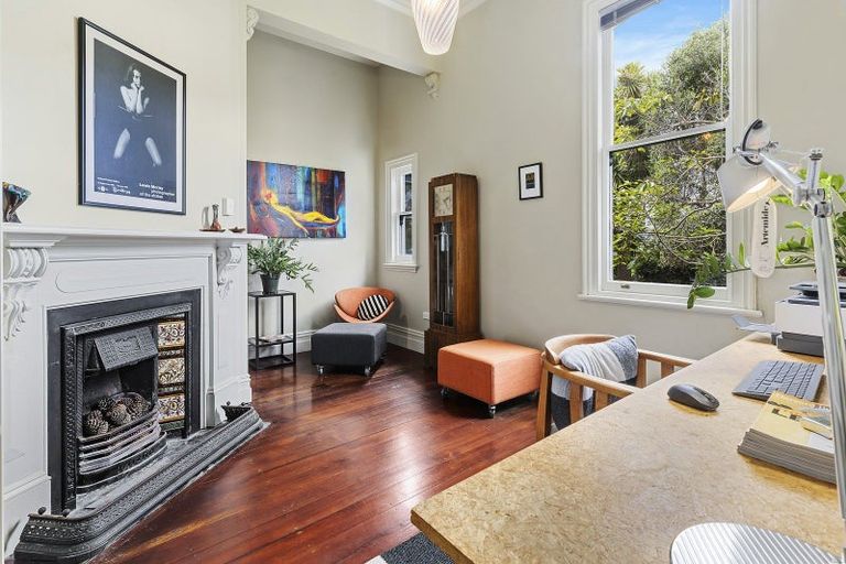 Photo of property in 91 Brougham Street, Mount Victoria, Wellington, 6011