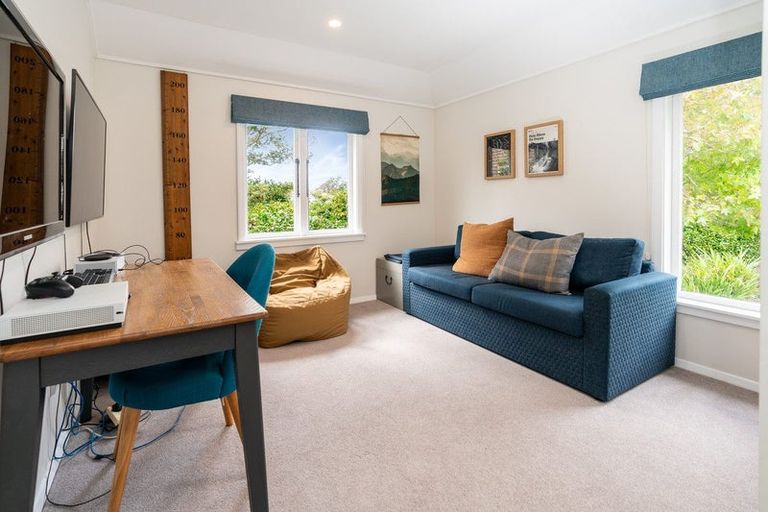 Photo of property in 110 Karori Road, Karori, Wellington, 6012