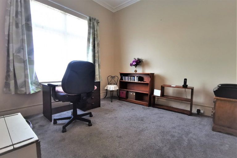 Photo of property in 3 Alexandra Street, Dannevirke, 4930