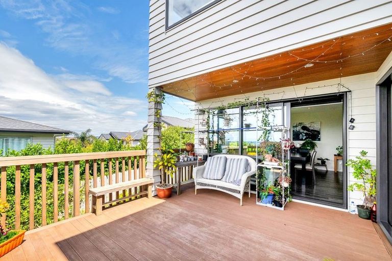 Photo of property in 14 Platinum Rise, Ranui, Auckland, 0612