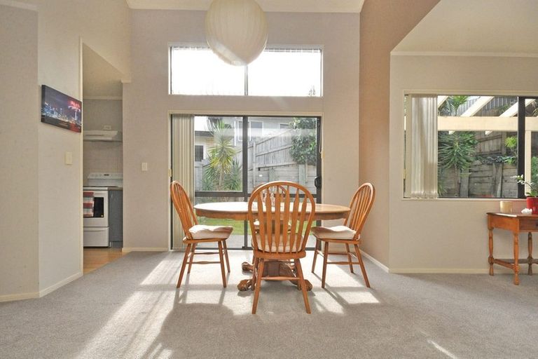 Photo of property in 2/65 Donald Street, Stanmore Bay, Whangaparaoa, 0932