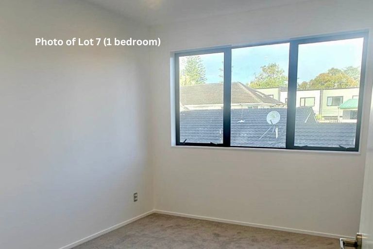 Photo of property in 8/18 Sylvan Crescent, Te Atatu South, Auckland, 0610