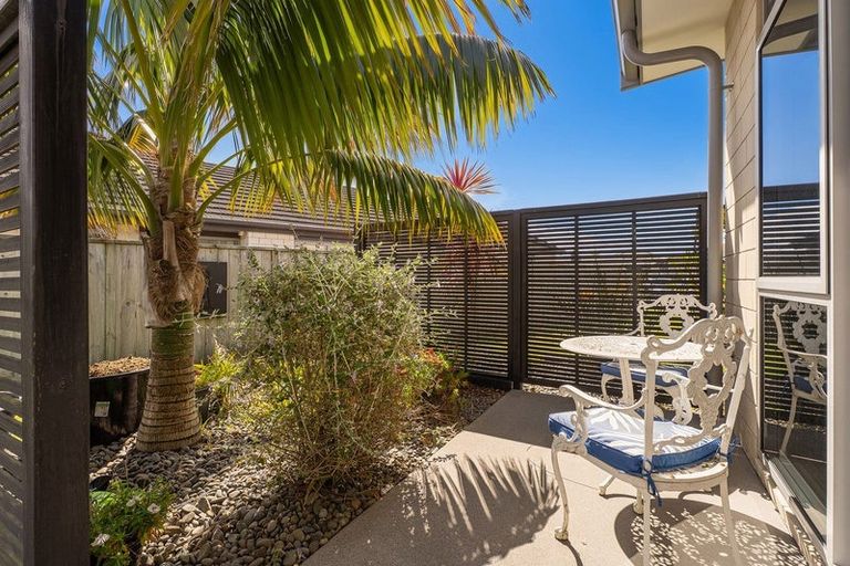 Photo of property in 18 Roseberry Place, Whitianga, 3510