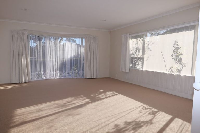 Photo of property in 69 Guildford Drive, Paraparaumu, 5032