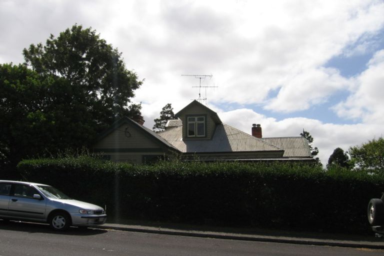 Photo of property in 24 Maritime Terrace, Birkenhead, Auckland, 0626