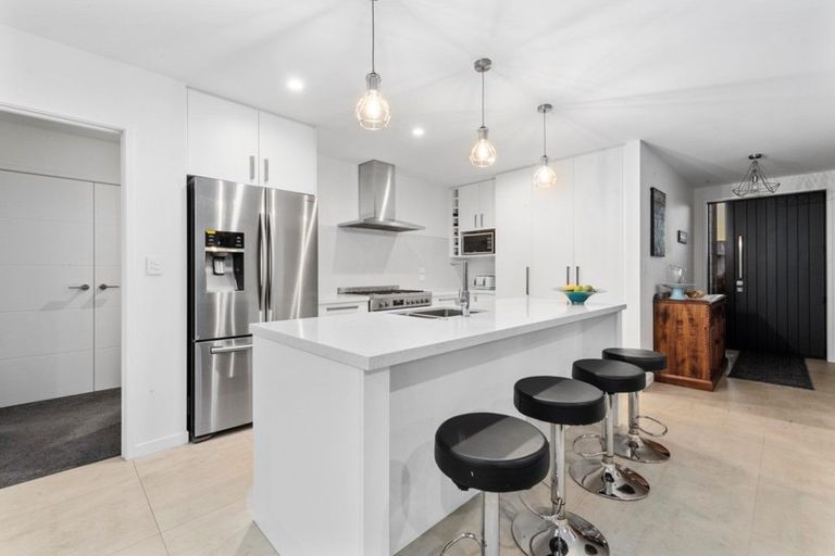 Photo of property in 77 Te Kio Crescent, Papamoa Beach, Papamoa, 3118