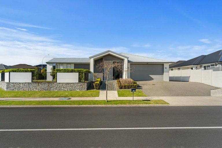 Photo of property in 1 Charlotte Drive, Omokoroa, 3114