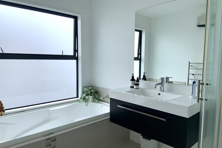 Photo of property in 100 Te Rito Street, Marshland, Christchurch, 8083