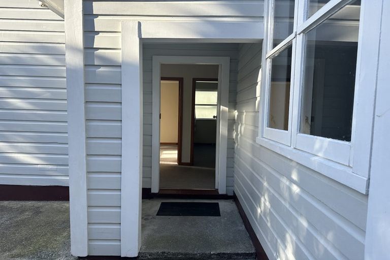 Photo of property in 6 Chatham Street, Berhampore, Wellington, 6023