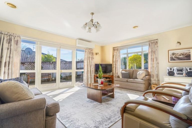 Photo of property in 5 Cate Road, Rototuna, Hamilton, 3210