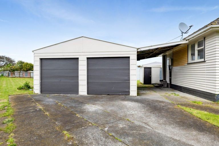 Photo of property in 3 Sutton Place, Hawera, 4610