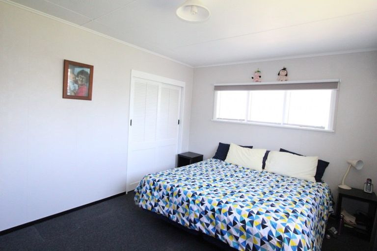 Photo of property in 12 Sedcole Street, Pahiatua, 4910