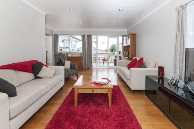 Photo of property in 1/28 Bleakhouse Road, Howick, Auckland, 2014