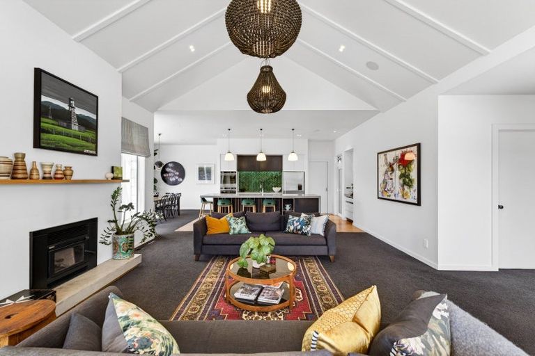 Photo of property in 27 Neeve Road, Taradale, Napier, 4112