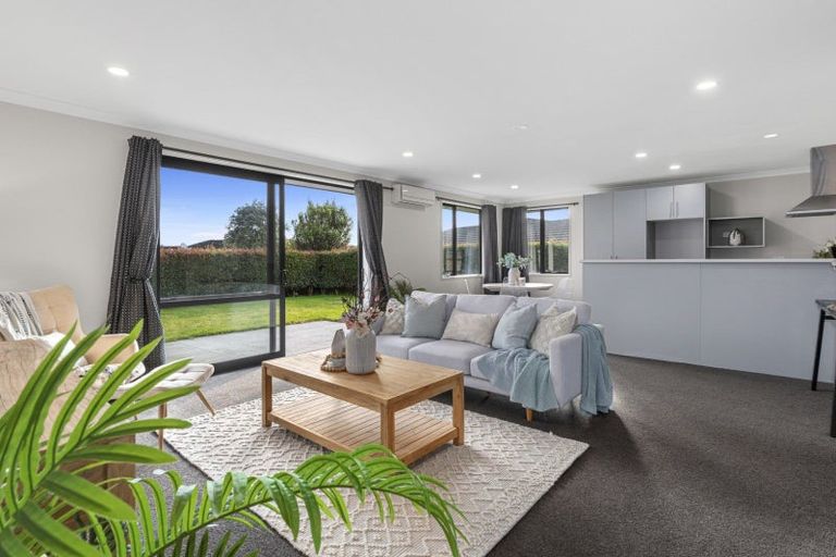 Photo of property in 10 Bathurst Crescent, Pyes Pa, Tauranga, 3112