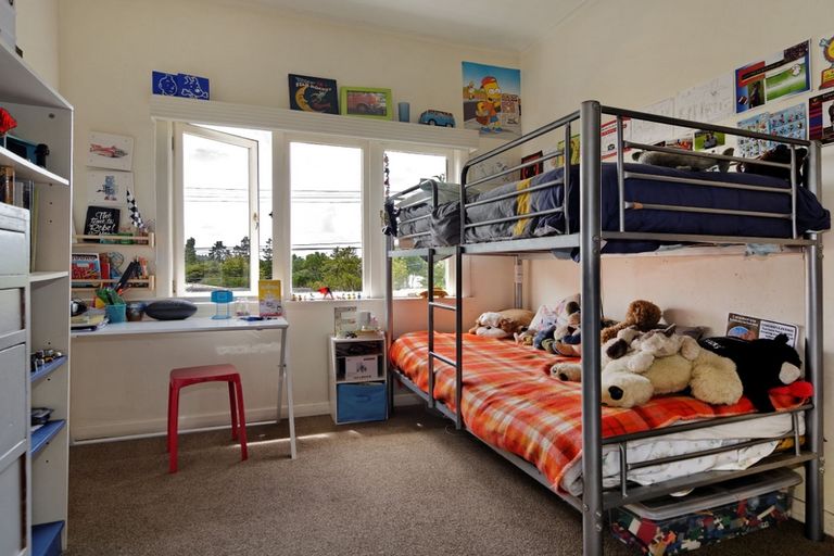 Photo of property in 19 Konini Road, Titirangi, Auckland, 0604