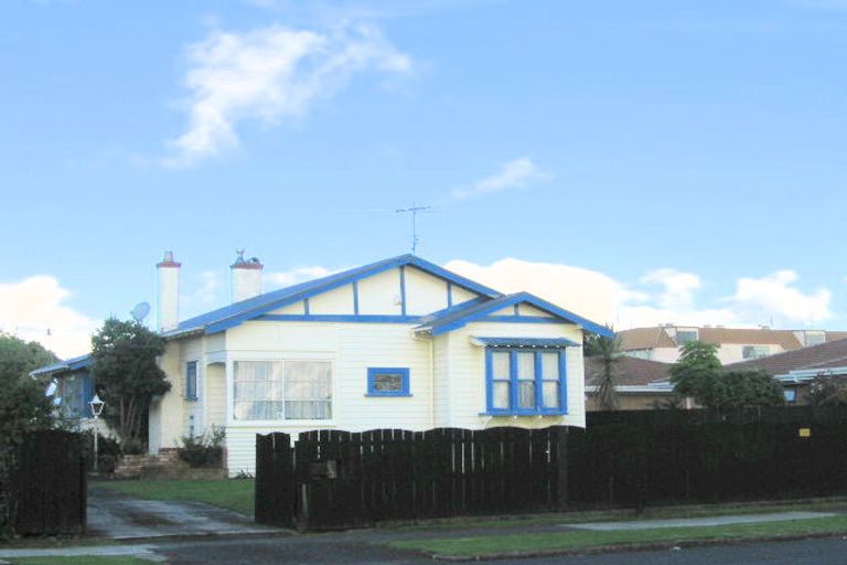 Photo of property in 81 Rangitoto Road, Papatoetoe, Auckland, 2025