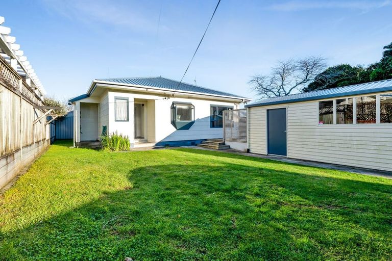 Photo of property in 23 Turi Street, Welbourn, New Plymouth, 4312
