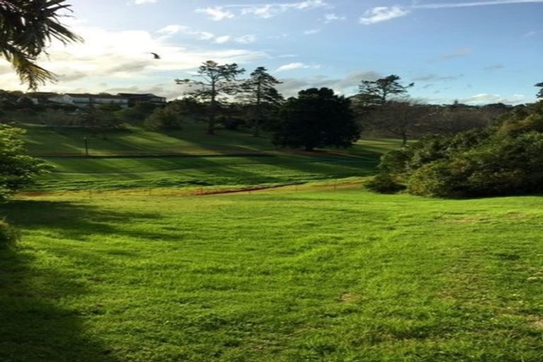 Photo of property in 2/73 Glencoe Road, Browns Bay, Auckland, 0630