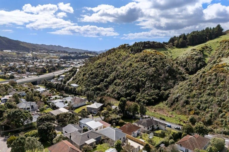 Photo of property in 5 Mahoe Street, Tawa, Wellington, 5028