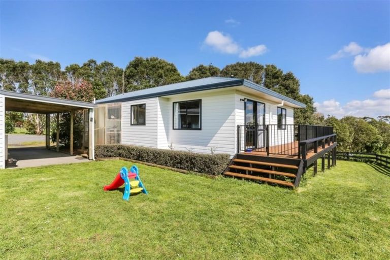 Photo of property in 14 Brewster Road, Pukekawa, Tuakau, 2696