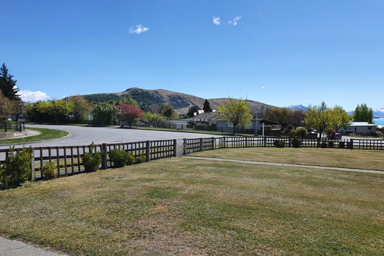 Photo of property in 32 Aorangi Crescent, Lake Tekapo, 7999