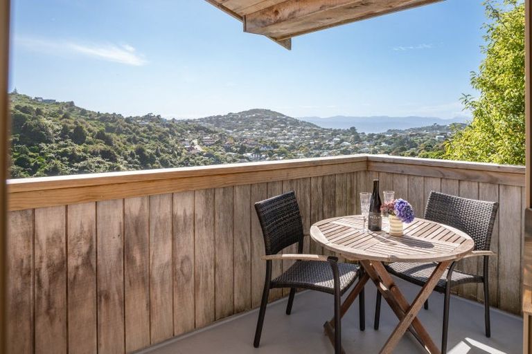 Photo of property in 23 Doris Gordon Crescent, Crofton Downs, Wellington, 6035