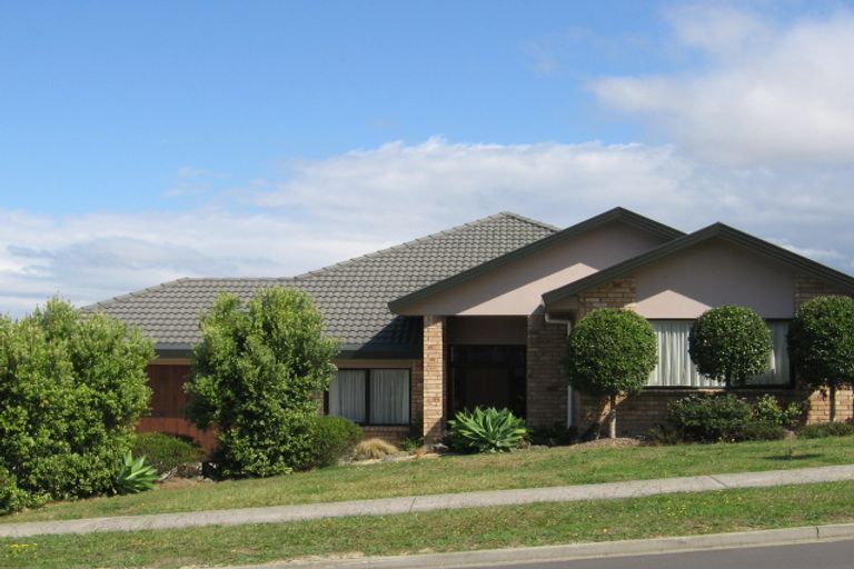 Photo of property in 26 Rising Parade, Fairview Heights, Auckland, 0632