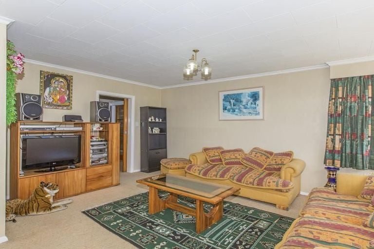 Photo of property in 1088 High Street, Taita, Lower Hutt, 5011