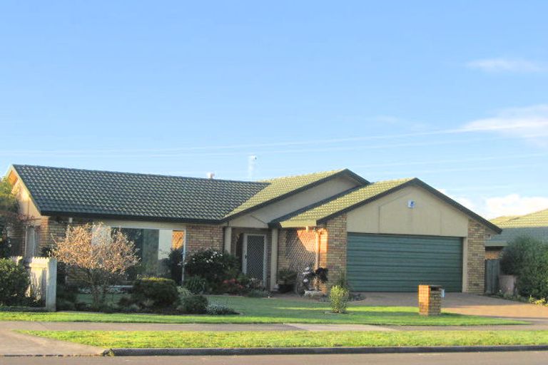 Photo of property in 186 Burswood Drive, Burswood, Auckland, 2013
