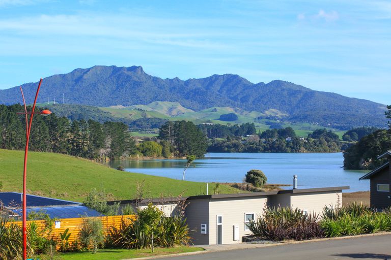 Photo of property in 30 Robertson Street, Raglan, 3225