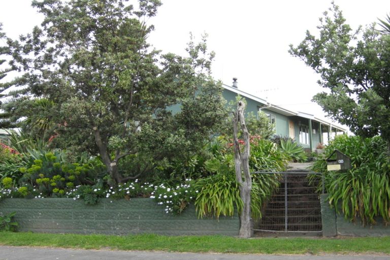 Photo of property in 15 Short Street, Castlecliff, Whanganui, 4501