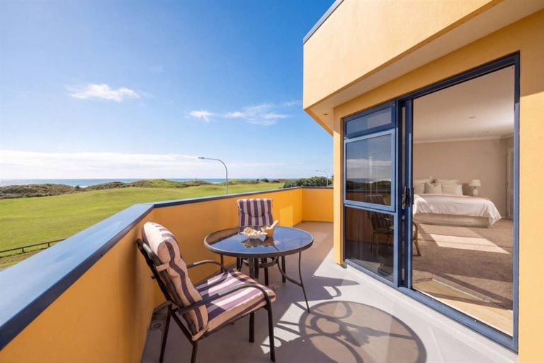 Photo of property in 1 Bermuda Drive, Papamoa Beach, Papamoa, 3118