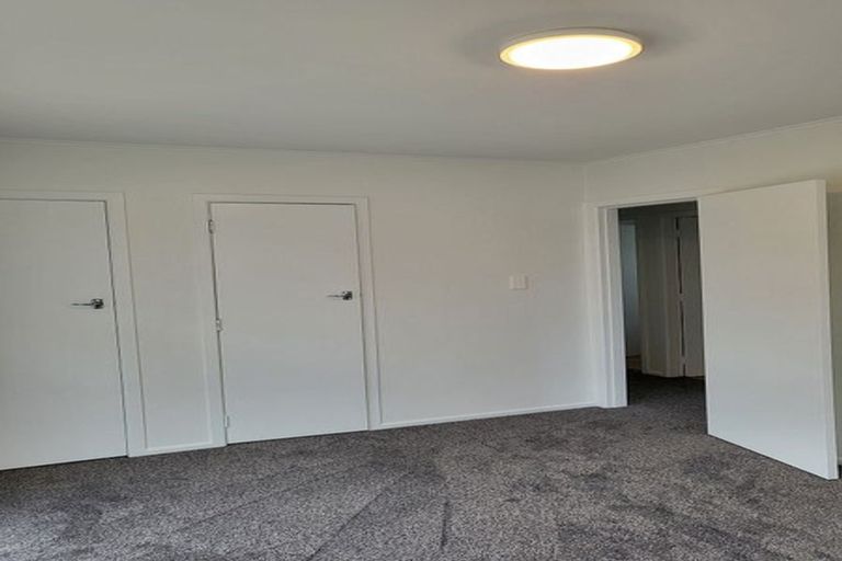 Photo of property in 4 Beazley Place, Glendene, Auckland, 0602