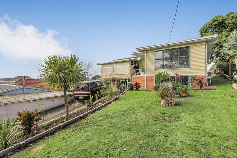 Photo of property in 35 Ryburn Road, Mount Wellington, Auckland, 1062