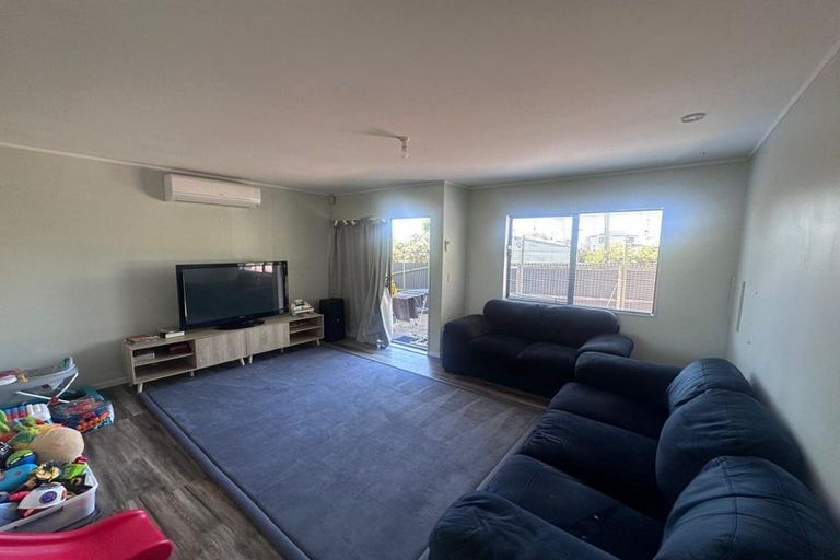 Photo of property in 2/3 William Street, Mangere East, Auckland, 2024