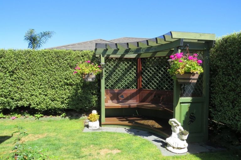 Photo of property in 11 Victoria Street, Coromandel, 3506
